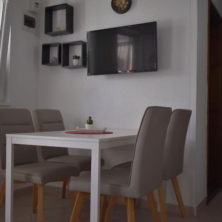 Apartmani Cvangic Vir Εξωτερικό φωτογραφία
