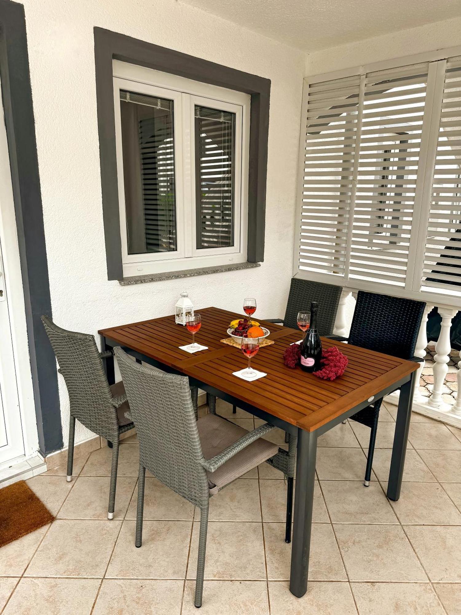Apartmani Cvangic Vir Εξωτερικό φωτογραφία